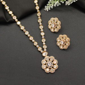 Ekarishi Kundan Pendant Set White