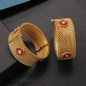 Ekalavanya Antique Bangle Maroon