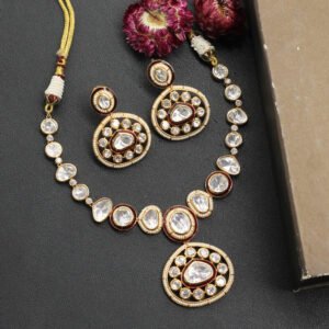 Ekamaayi Kundan Necklace Set Maroon